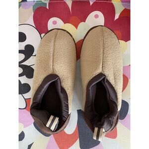 Home slippers with back. Made from fleece, very warm and cozy. Size M New No Tag